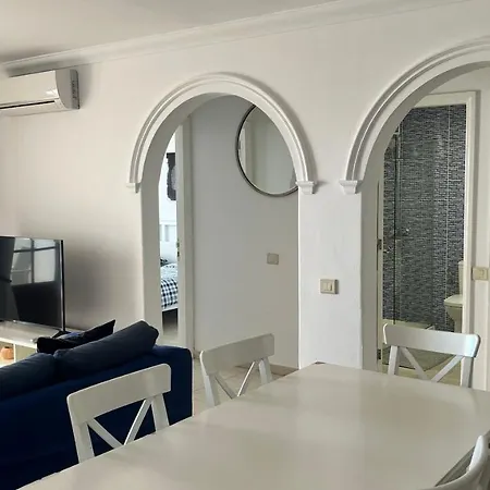 La Cumbre 4a - Sea Views -2 Bed - 2 Bath - Mezzanine Floor - Aircon - Uk Tv Puerto del Carmen (Lanzarote)