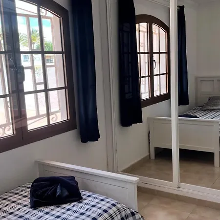 La Cumbre 4a - Sea Views -2 Bed - 2 Bath - Mezzanine Floor - Aircon - Uk Tv Apartment