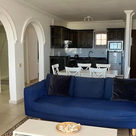 La Cumbre 4a - Sea Views -2 Bed - 2 Bath - Mezzanine Floor - Aircon - Uk Tv * Puerto del Carmen (Lanzarote)