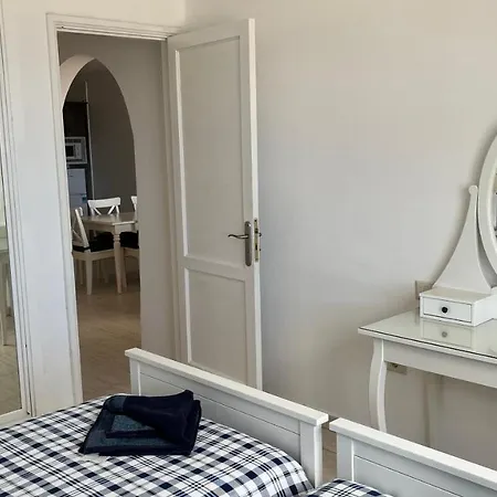 La Cumbre 4a - Sea Views -2 Bed - 2 Bath - Mezzanine Floor - Aircon - Uk Tv