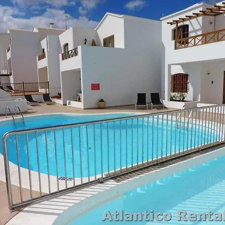La Cumbre 4a - Sea Views -2 Bed - 2 Bath - Mezzanine Floor - Aircon - Uk Tv * Puerto del Carmen (Lanzarote)